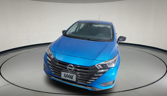 Nissan • Versa