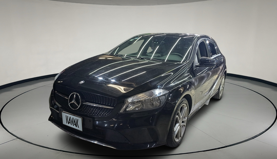 Mercedes Benz • Clase A
