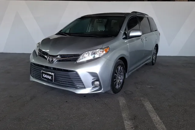 Toyota · Sienna