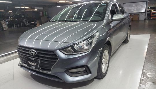 Hyundai • Accent