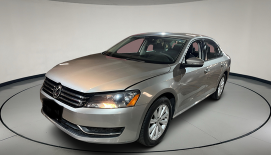 Volkswagen • Passat