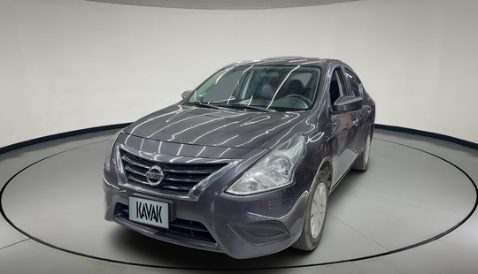 Nissan • Versa