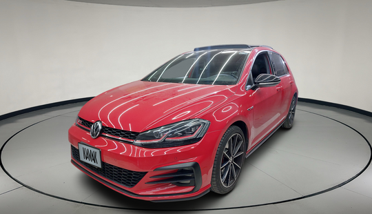 Volkswagen • Golf