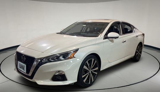 Nissan • Altima