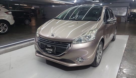 Peugeot • 208