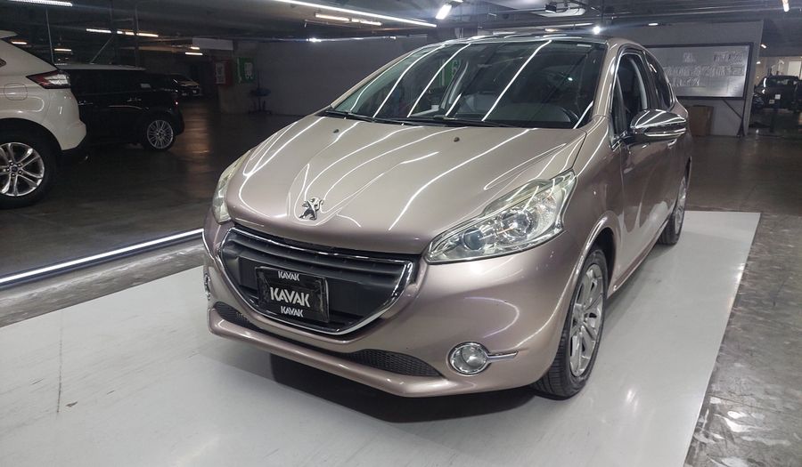 Peugeot 208 1.6 FELINE MT Hatchback 2014