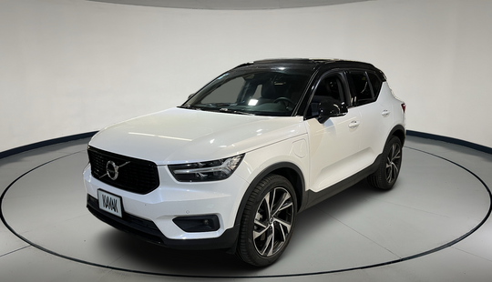Volvo • XC40
