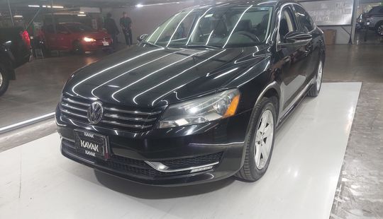 Volkswagen • Passat