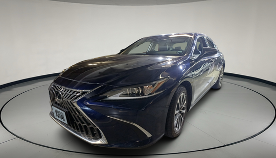 Lexus • ES
