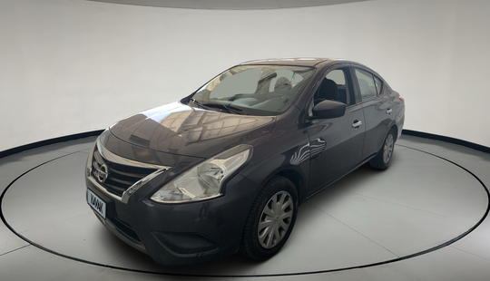 Nissan • Versa