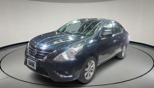 Nissan • Versa