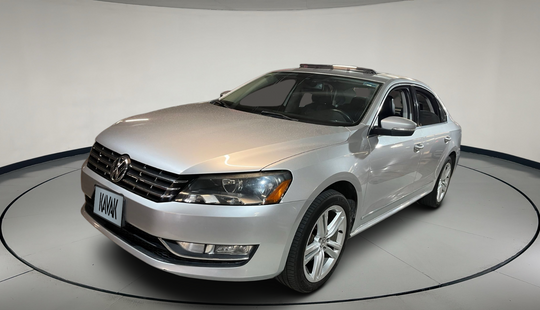 Volkswagen • Passat