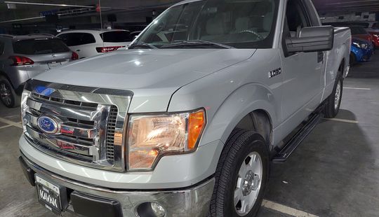 Ford • Lobo
