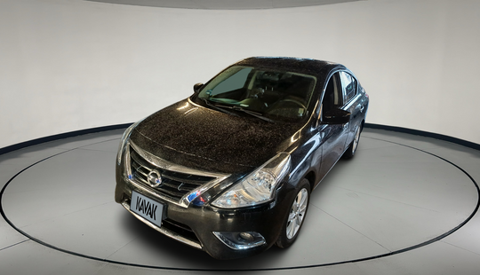 Nissan • Versa