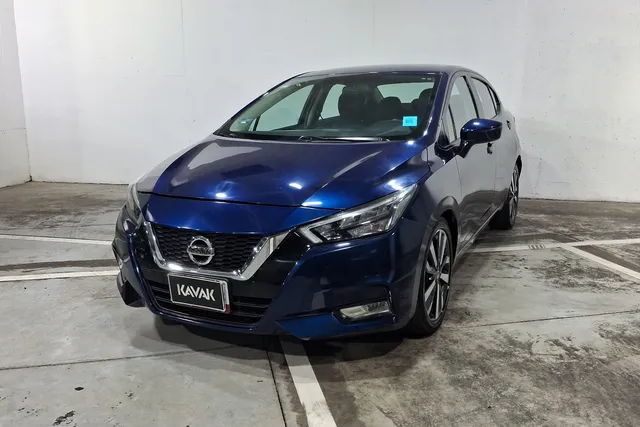 Nissan · Versa