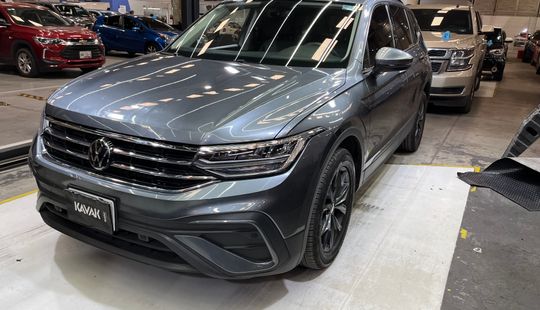 Volkswagen • Tiguan