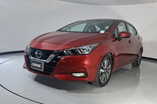 Nissan · Versa