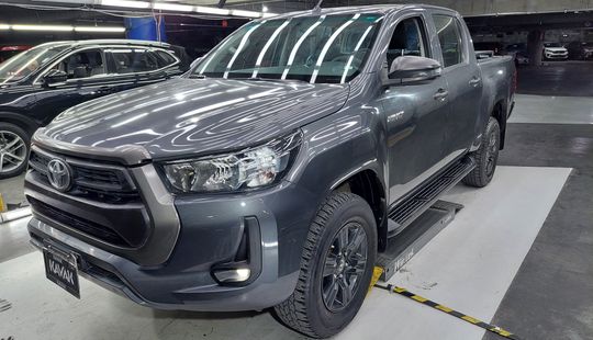 Toyota • Hilux