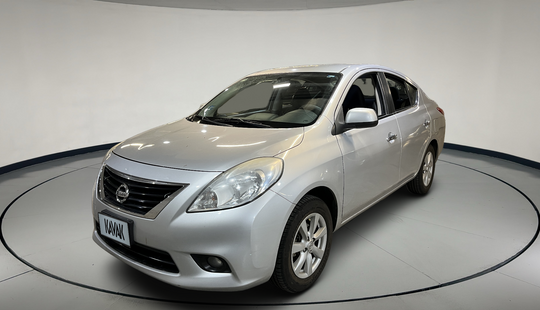 Nissan • Versa