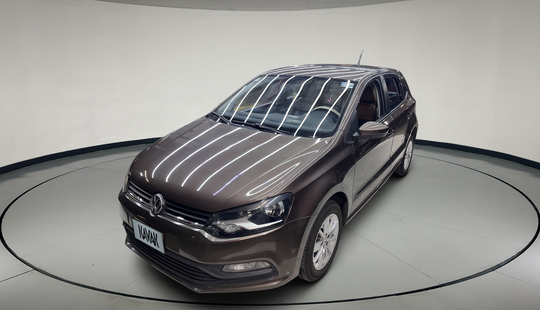 Volkswagen • Polo