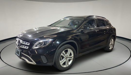 Mercedes Benz • Clase GLA