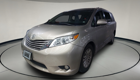 Toyota • Sienna