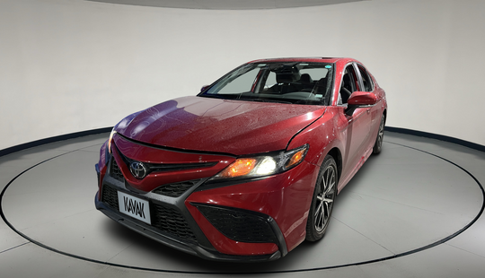 Toyota • Camry