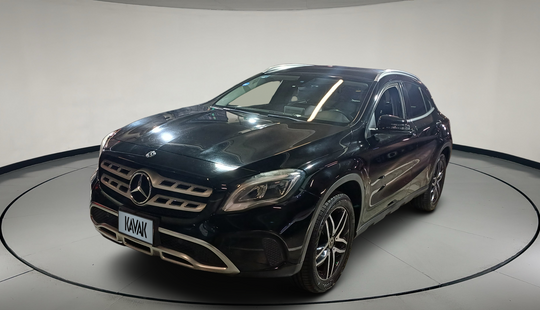 Mercedes Benz • Clase GLA