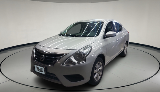 Nissan • Versa