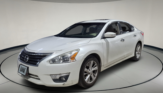 Nissan • Altima