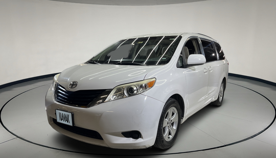 Toyota • Sienna