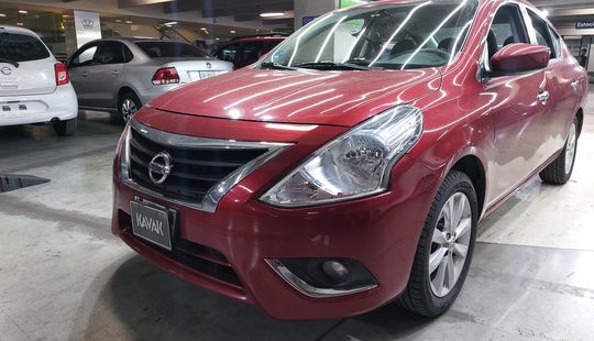 Nissan • Versa
