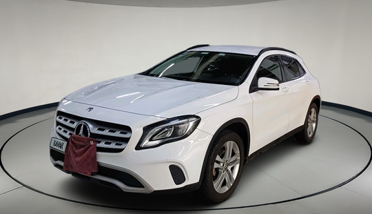 Mercedes Benz • Clase GLA