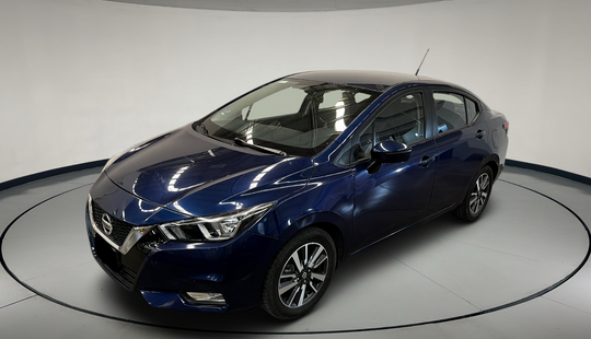 Nissan • Versa