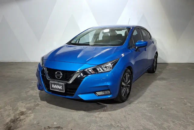 Nissan · Versa