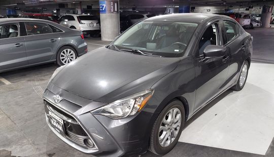 Toyota • Yaris