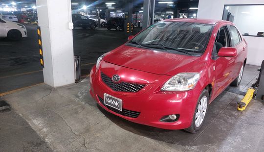 Toyota • Yaris