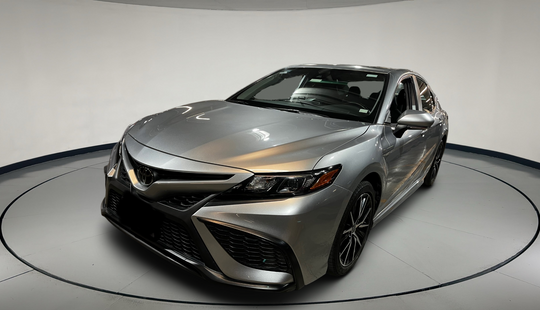 Toyota • Camry