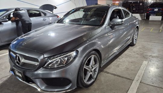 Mercedes Benz • Clase C
