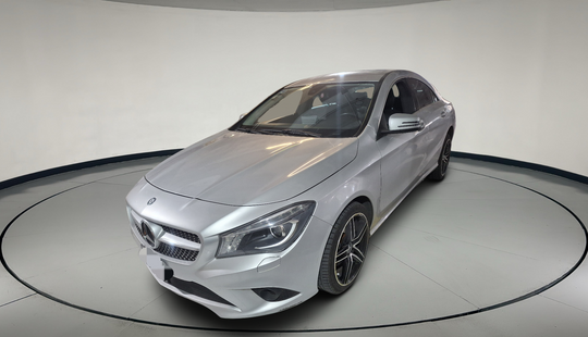 Mercedes Benz • Clase CLA
