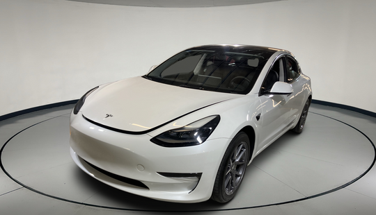 Tesla • Model 3