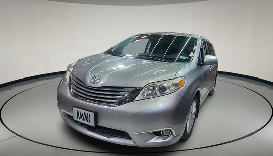 Toyota • Sienna