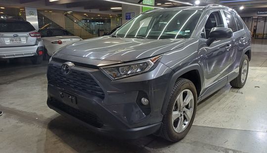 Toyota • RAV4