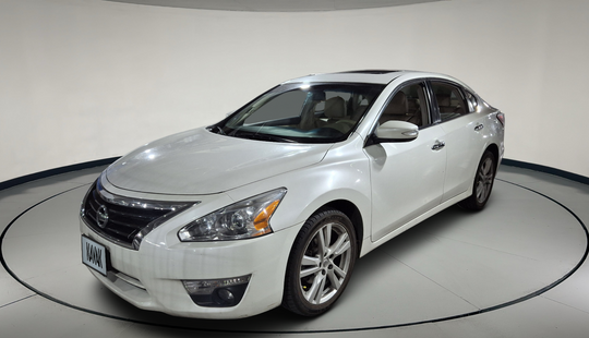 Nissan • Altima