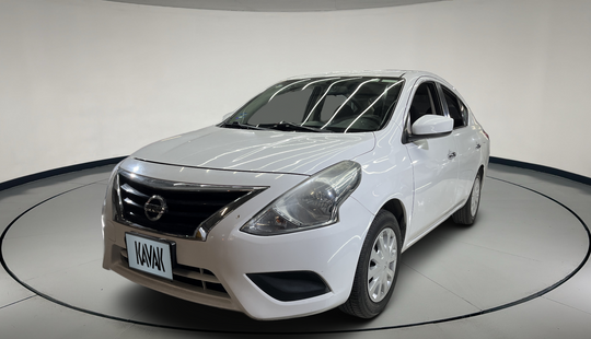 Nissan • Versa