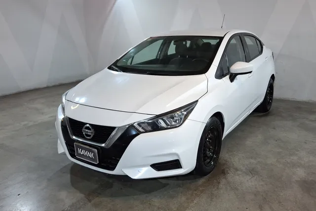 Nissan · Versa