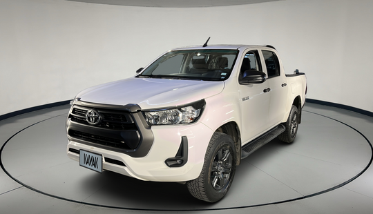 Toyota • Hilux