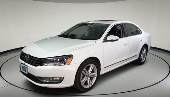 Volkswagen • Passat