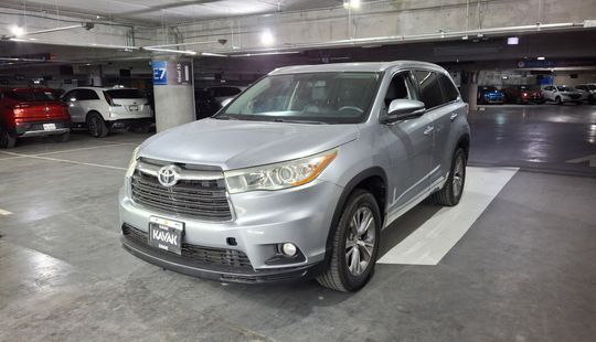 Toyota • Highlander