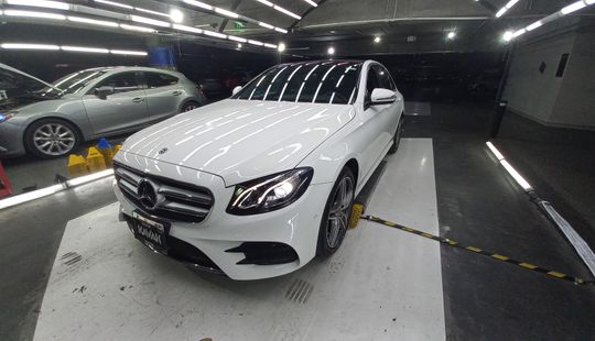 Mercedes Benz • Clase E